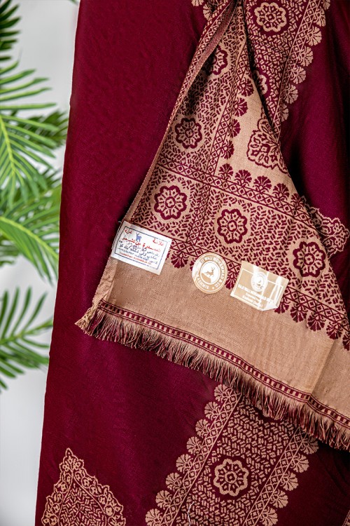 شال كشميري نسائي لون عودي بتطريز باللون الذهبي