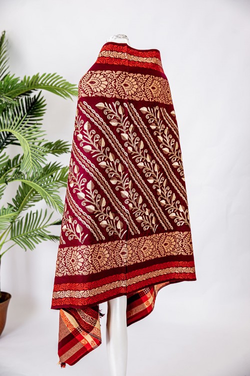 شال كشميري نسائي أنيق متعدد الألوان بتطريز باللون الذهبي