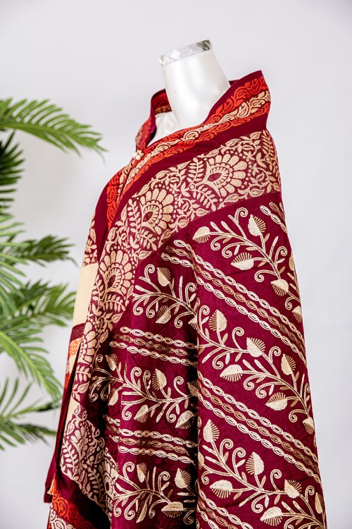 شال كشميري نسائي أنيق متعدد الألوان بتطريز باللون الذهبي