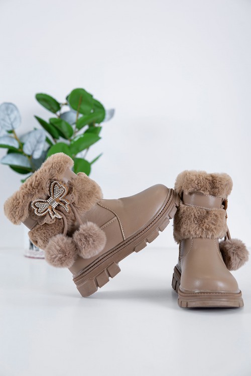 حذاء بوت بناتي شتوي لون بني بطول الكاحل مزين و مبطن بفرو و سحاب جانبي للغلق
