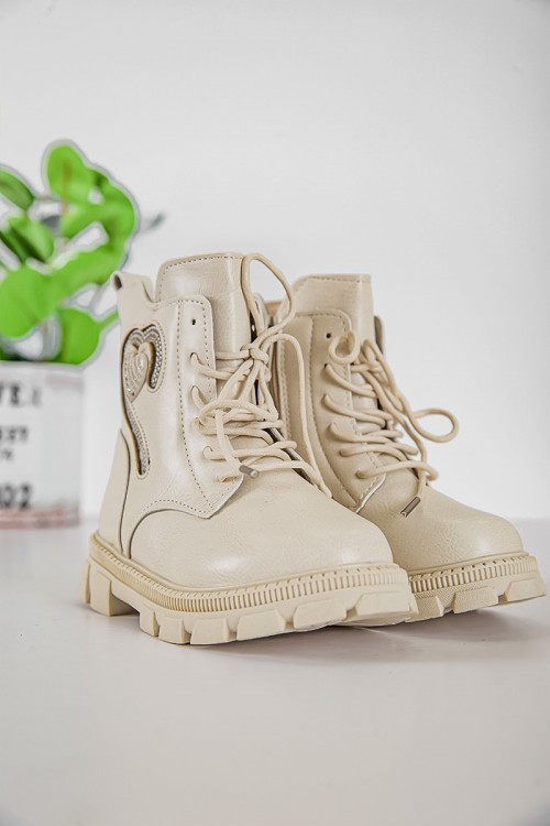 حذاء بوت بناتي شتوي لون اوف وايت بطول الكاحل مبطن بفرو و سحاب جانبي للغلق