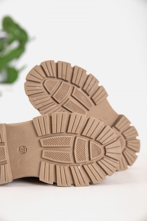 حذاء بوت بناتي شتوي لون بني بطول الكاحل مبطن بفرو و سحاب جانبي للغلق