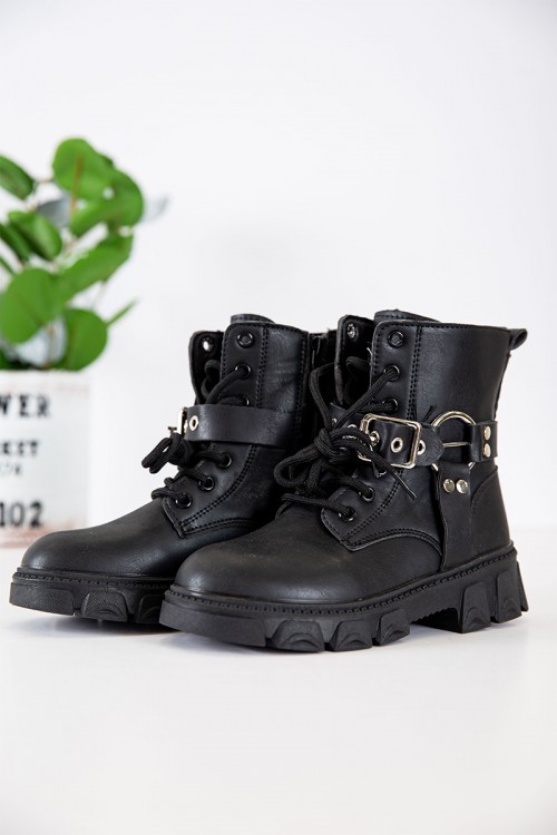 حذاء بوت بناتي شتوي لون أسود بطول الكاحل بحزام و سحاب جانبي للغلق