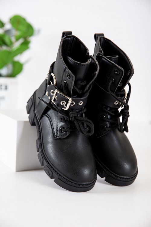 حذاء بوت بناتي شتوي لون أسود بطول الكاحل بحزام و سحاب جانبي للغلق