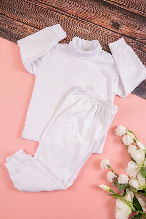 طقم بيجاما بناتي شتوي قطعتين لون أبيض بأكمام طويلة و رقبة عالية مع بنطلون طويل بزم