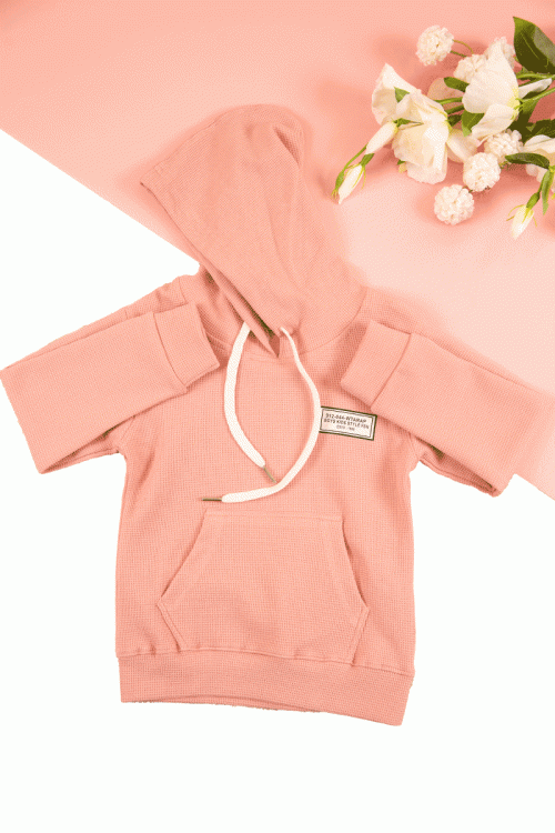 طقم بناتي شتوي قطعتين لون خربزي بأكمام طويلة وقبعة متصلة مع بنطلون طويل بزم و رباط على الخصر