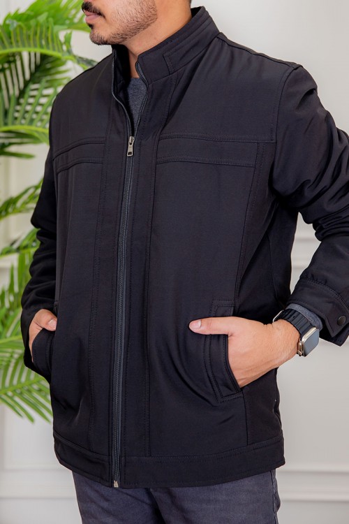 جاكيت رجالي شتوي لون أسود ياقة عالية بجيوب و سحاب من الأمام