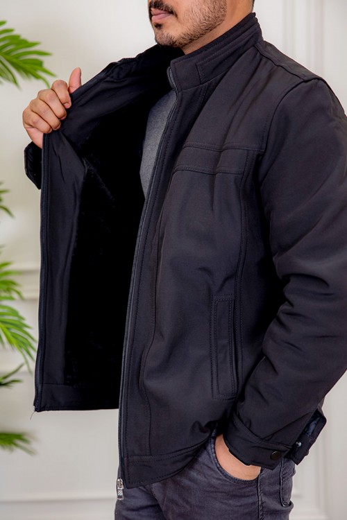 جاكيت رجالي شتوي لون أسود ياقة عالية بجيوب و سحاب من الأمام