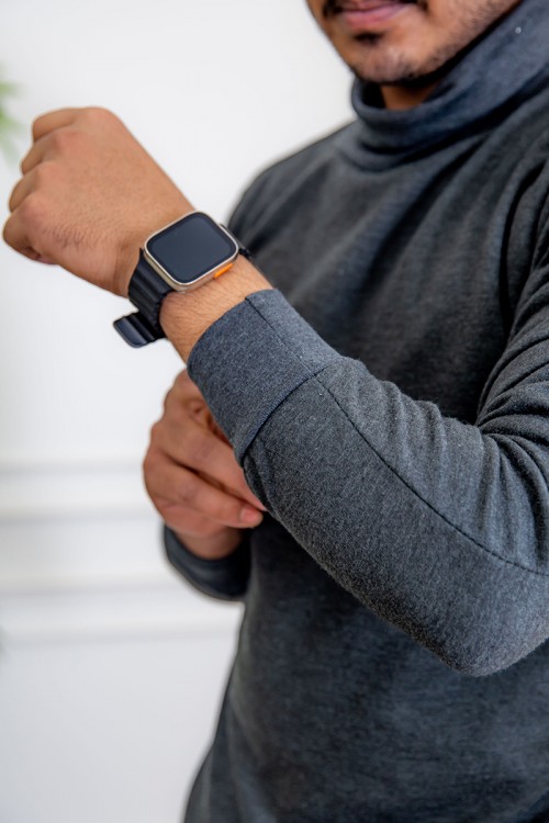 طقم بيجاما رجالي شتوي قطعتين لون رصاصي بياقة عالية و أكمام طويلة