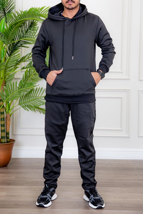 طقم رجالي شتوي قطعتين لون أسود ببلوفر هودي قبعة متصلة و جيوب أمامية