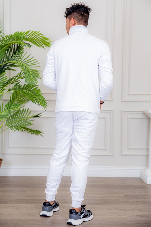 طقم بيجاما رجالي شتوي قطعتين لون أبيض بياقة عالية و أكمام طويلة