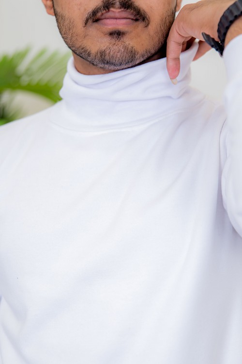 طقم بيجاما رجالي شتوي قطعتين لون أبيض بياقة عالية و أكمام طويلة