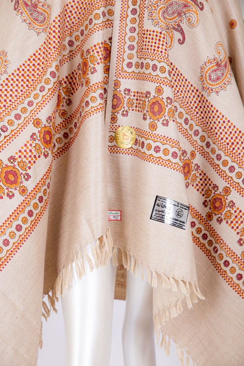 شال كشميري نسائي لون بيج فاتح بنقوش باللون البرتقالي و العودي