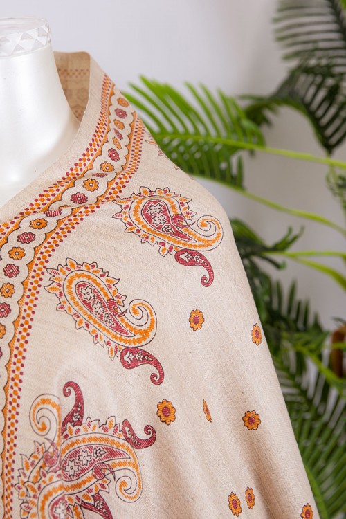 شال كشميري نسائي لون بيج فاتح بنقوش باللون البرتقالي و العودي