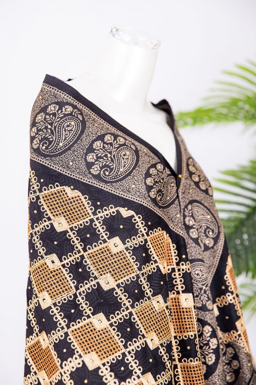 شال كشميري نسائي لون أسود بتطريز باللون الذهبي و البني