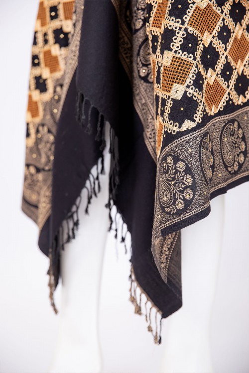 شال كشميري نسائي لون أسود بتطريز باللون الذهبي و البني