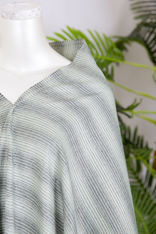 شال كشميري نسائي لون تفاحي فاتح مخطط باللون الأسود