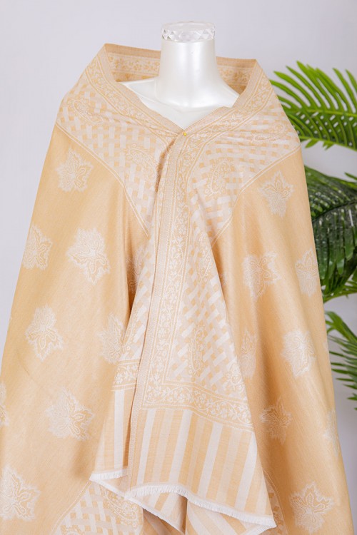 شال كشميري نسائي لون بيج بنقوش باللون الاوف وايت