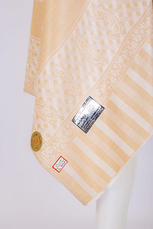 شال كشميري نسائي لون بيج بنقوش باللون الاوف وايت