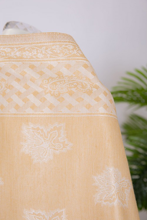 شال كشميري نسائي لون بيج بنقوش باللون الاوف وايت