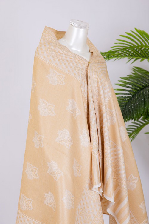 شال كشميري نسائي لون بيج بنقوش باللون الاوف وايت