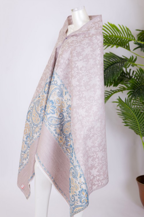 شال كشميري نسائي لون لحمي بنقوش باللون السماوي و الذهبي