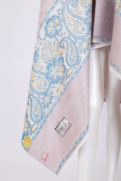 شال كشميري نسائي لون لحمي بنقوش باللون السماوي و الذهبي