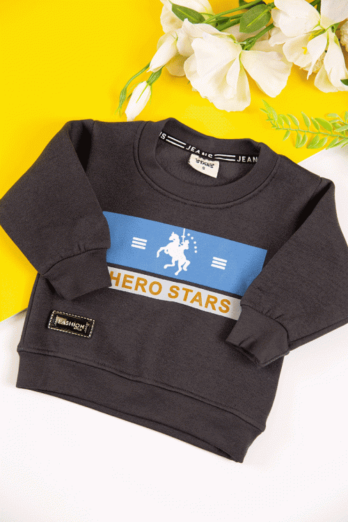 طقم قطعتين ولادي أطفال شتوي لون أسود مزين بكتابات و طبعات و بأكمام طويلة و رباط و زم من الخصر