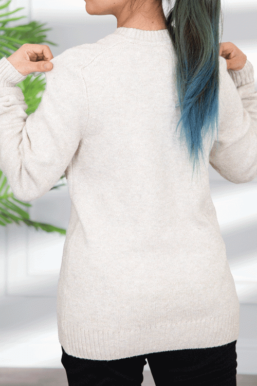 سويتر نسائي شتوي صوف لون اوف وايت بياقة دائرية و بأكمام طويلة