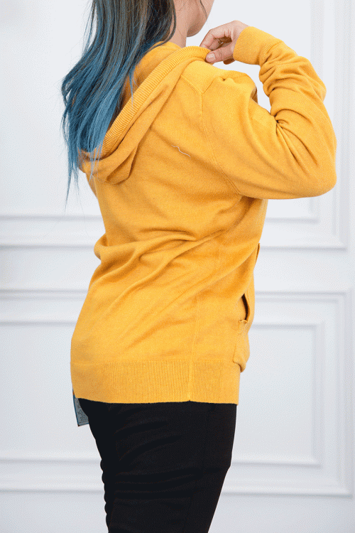 بلوفر نسائي شتوي لون أصفر بقبعة متصلة برباط و أكمام طويلة مع جيب الكنغر