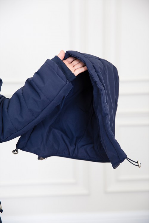 جاكيت نسائي شتوي لون كحلي بقبعة منفصلة قابلة للتركيب و بسحاب و جيوب من الأمام