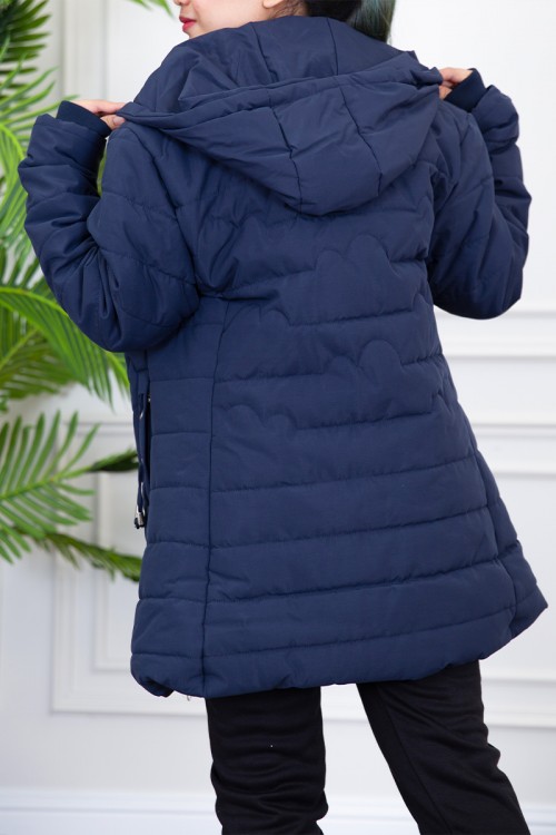 جاكيت نسائي شتوي لون كحلي بقبعة منفصلة قابلة للتركيب و بسحاب و جيوب من الأمام