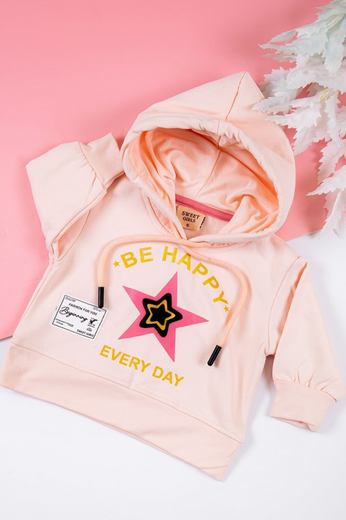 طقم بناتي شتوي قطعتين لون خربزي بكتابات من الأمام و بقبعة رأس  و أكمام طويلة و رباط و زم من الخصر