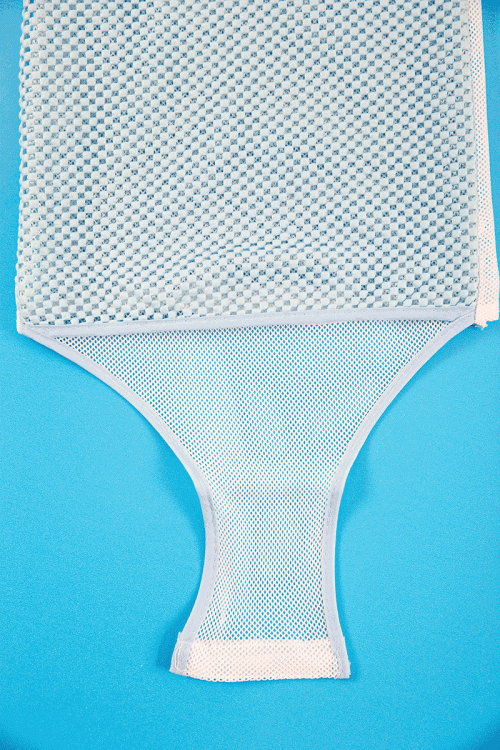 سرير استحمام أطفال متعدد الألوان بمقعد دعم آمن و شبكة أستحمام و وسادة على شكل قلب