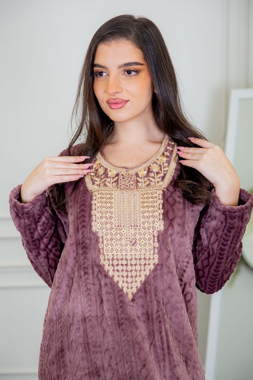 قميص نسائي شتوي مخمل متعدد الألوان بتطريز باللون الذهبي و بأكمام طويلة