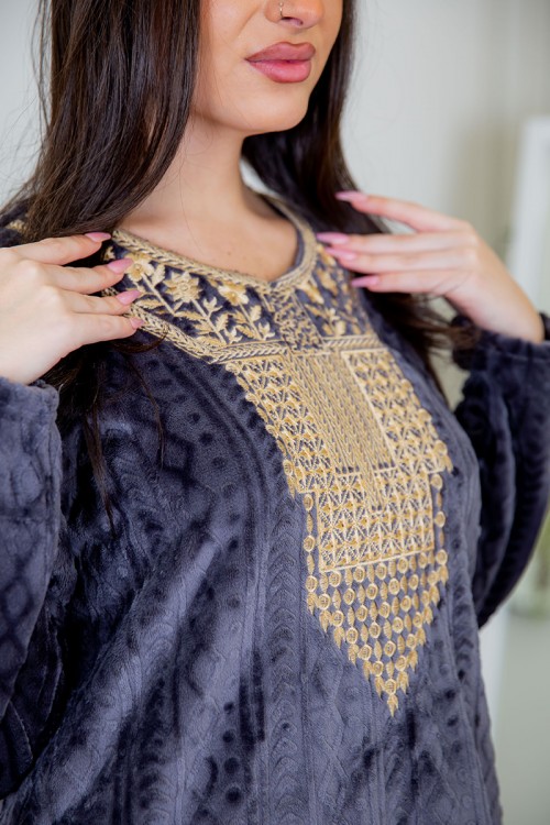 قميص نسائي شتوي مخمل متعدد الألوان بتطريز باللون الذهبي و بأكمام طويلة