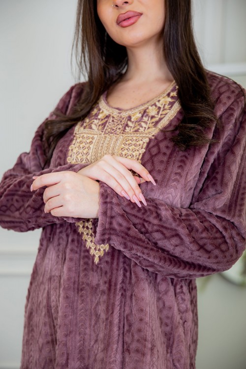 قميص نسائي شتوي مخمل متعدد الألوان بتطريز باللون الذهبي و بأكمام طويلة