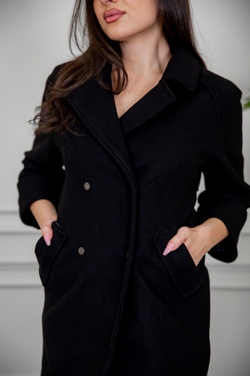 جاكيت نسائي شتوي لون أسود ياقة كبيرة بأزرار وجيوب من الأمام