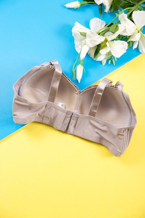 صدرية نسائي مبطنة لون لحمي بأحزمة قابلة للتعديل من الخلف