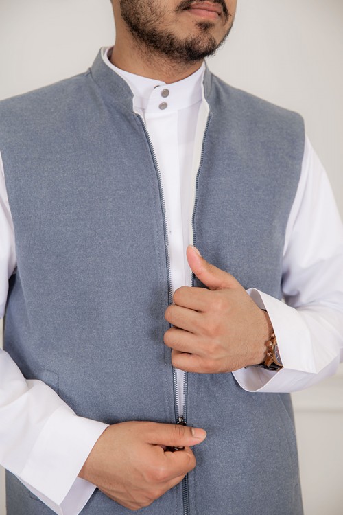 سديري رجالي وجهين دبل فيس لون أبيض و رمادي بجيوب و سحاب من الأمام