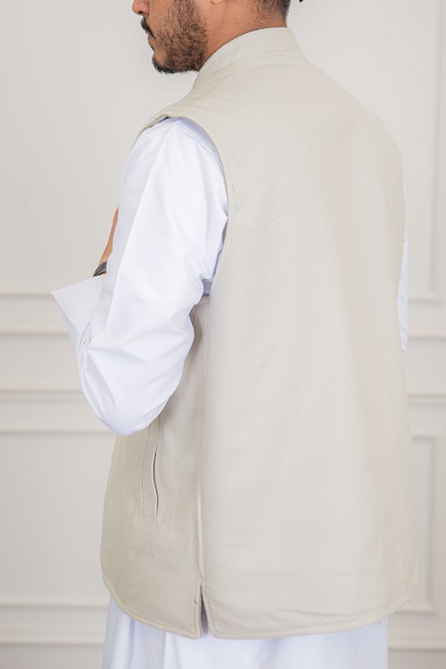 سديري رجالي وجهين دبل فيس لون بيج و اوف وايت بجيوب من الأمام