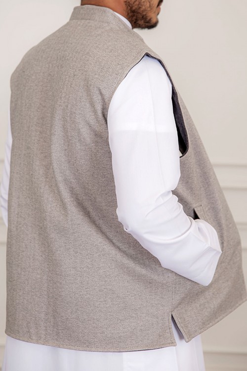 سديري رجالي وجهين دبل فيس لون رمادي و رصاصي بجيوب من الأمام