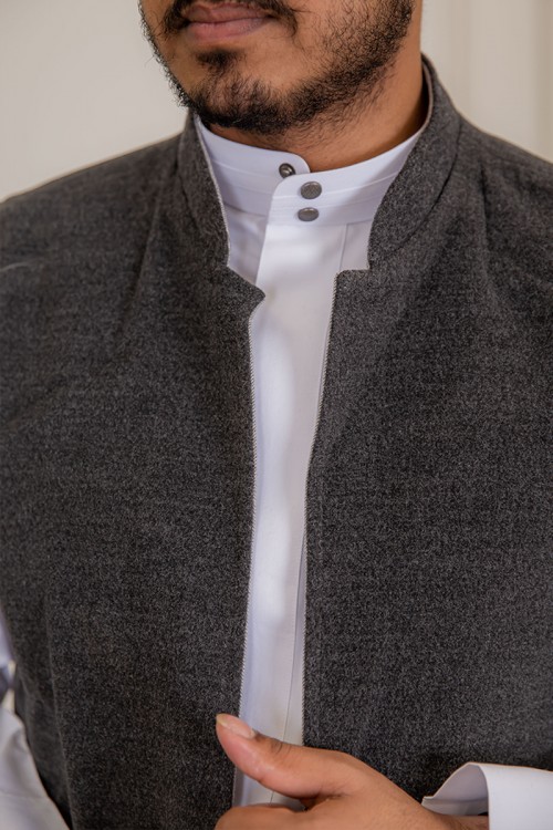 سديري رجالي وجهين دبل فيس لون رمادي و رصاصي بجيوب من الأمام