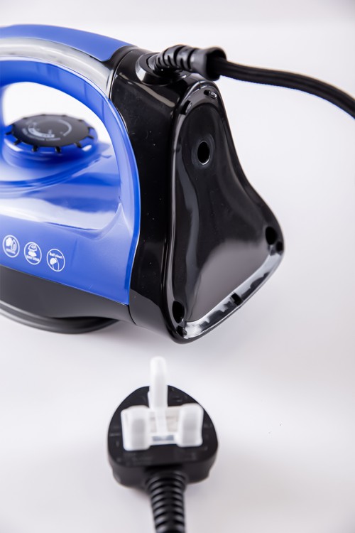 مكواة بخار كهربائية 2200 واط لون أسود و أزرق