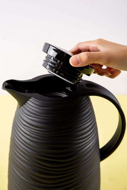 ترمس قهوة أو شاي لون أسود مموج حافظ للحرارة بسعة 2 لتر