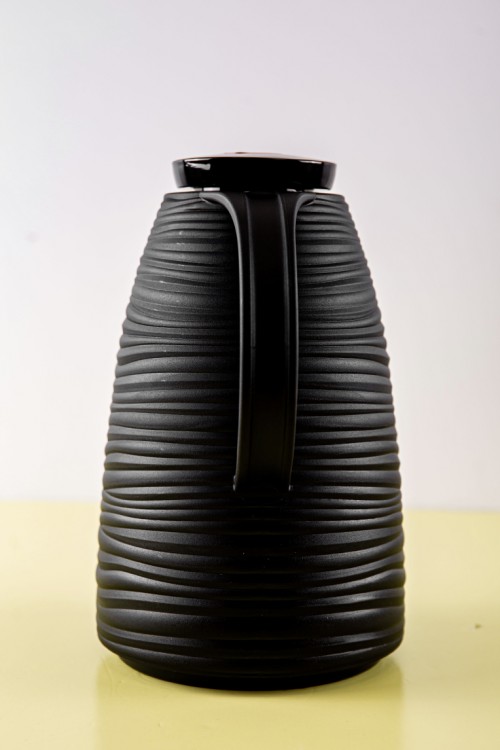 ترمس قهوة أو شاي لون أسود مموج حافظ للحرارة بسعة 2 لتر