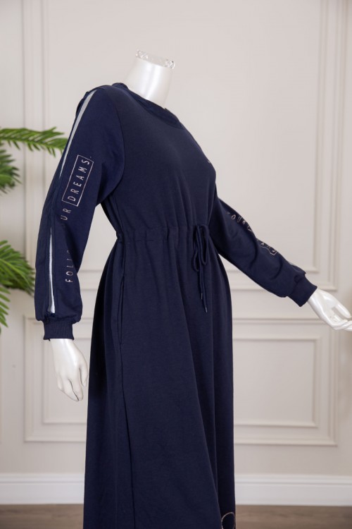 قميص نسائي شتوي طويل لون كحلي بكتابات و رباط بزم من الخصر