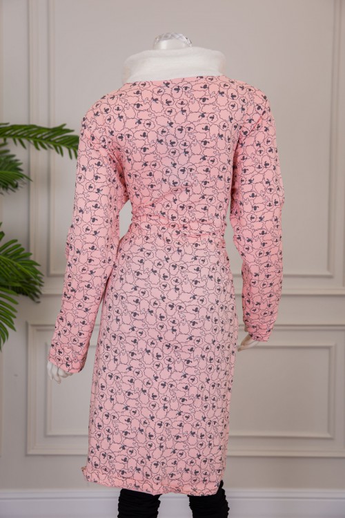 فستان نسائي شتوي طويل لون اوف وايت بياقة دائرية و بأكمام طويلة