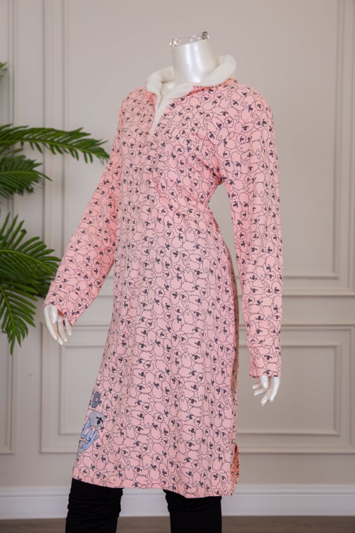 فستان نسائي شتوي طويل لون اوف وايت بياقة دائرية و بأكمام طويلة