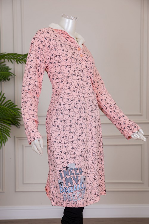 فستان نسائي شتوي طويل لون اوف وايت بياقة دائرية و بأكمام طويلة